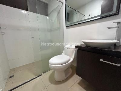 Apartamento de 3 alcobas en arriendo en Altos Del Poblado, Medellín, 95 m² · foto 12 de 17