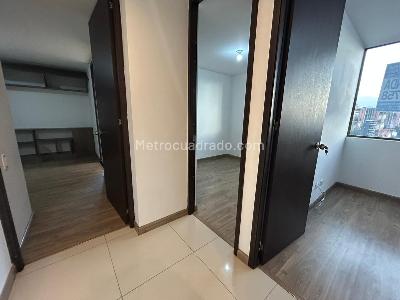 Apartamento de 3 alcobas en arriendo en Altos Del Poblado, Medellín, 95 m² · foto 13 de 17