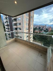 Apartamento de 3 alcobas en arriendo en Altos Del Poblado, Medellín, 95 m² · foto 5 de 17