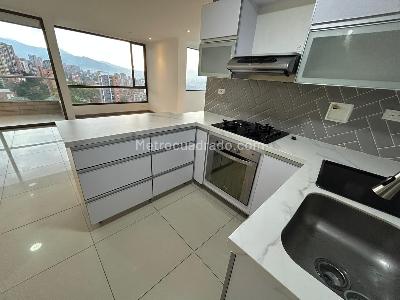 Apartamento de 3 alcobas en arriendo en Altos Del Poblado, Medellín, 95 m² · foto 9 de 17