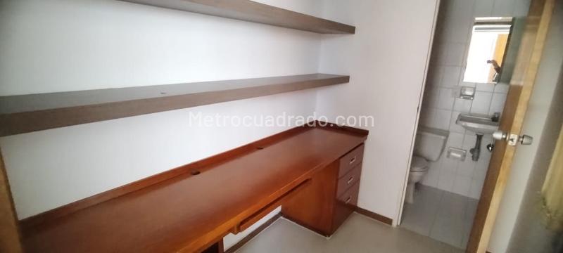 Apartamento con estilo de 3 Alcobas en El Poblado con gimnasio - 2