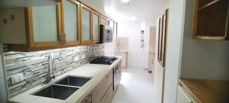 Apartamento con estilo de 3 Alcobas en El Poblado con gimnasio - 4