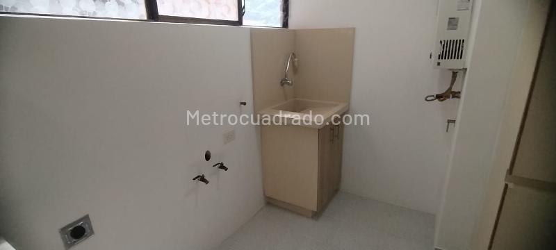 Apartamento con estilo de 3 Alcobas en El Poblado con gimnasio - 5