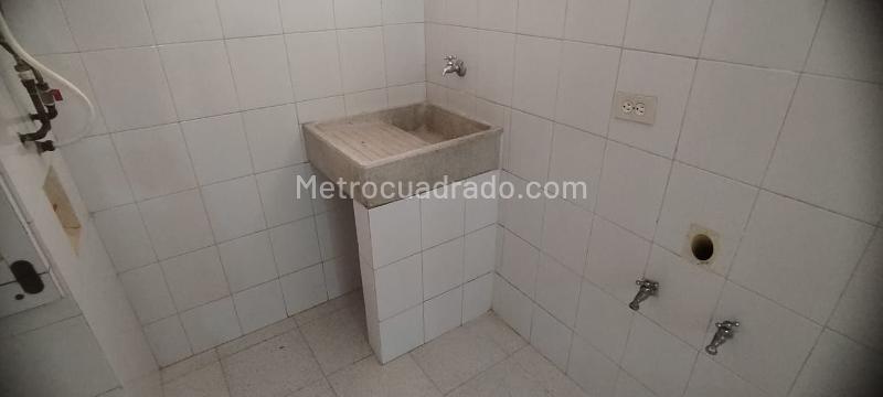 Apartamento Moderno de 3 Alcobas en Los Balsos - 3