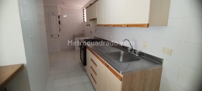 Apartamento Moderno de 3 Alcobas en Los Balsos - 7