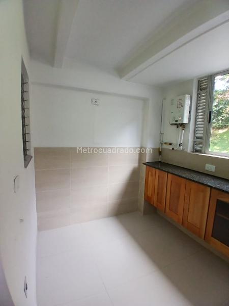 Spacious 3BR Apartment with Pool in Altos de la Visitacion