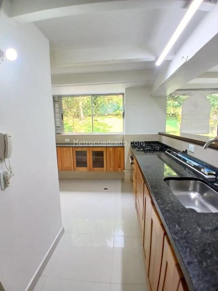 Apartamento Amplio de 3 Alcobas con Piscina en Altos de la Visitación - 2