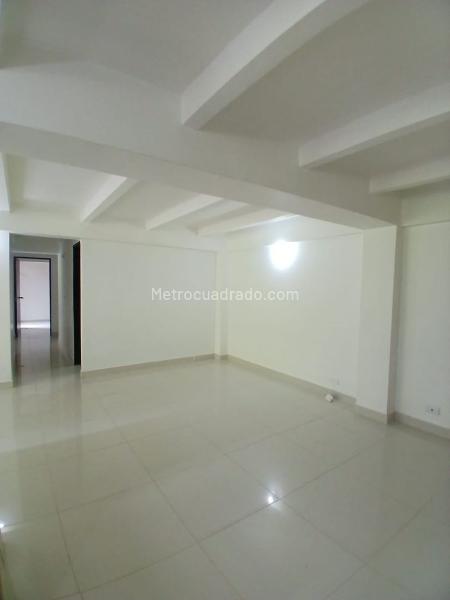 Apartamento Amplio de 3 Alcobas con Piscina en Altos de la Visitación - 5