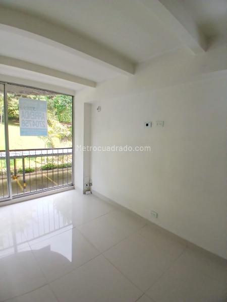 Apartamento Amplio de 3 Alcobas con Piscina en Altos de la Visitación - 6