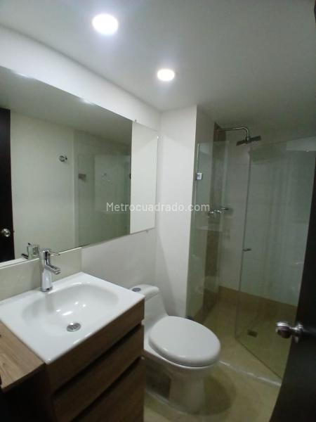 Apartamento Amplio de 3 Alcobas con Piscina en Altos de la Visitación - 7