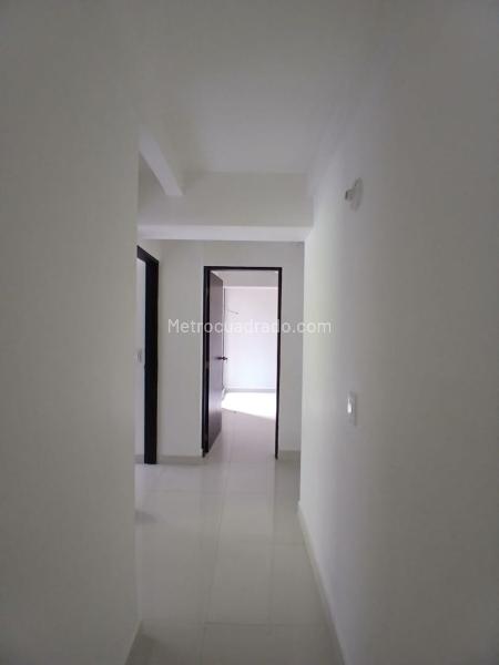 Apartamento Amplio de 3 Alcobas con Piscina en Altos de la Visitación - 8