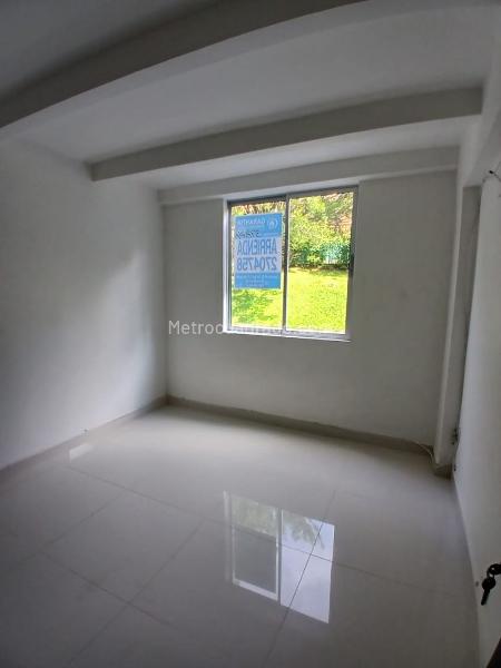 Apartamento Amplio de 3 Alcobas con Piscina en Altos de la Visitación - 9