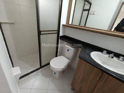 Apartamento de 3 alcobas en arriendo en Loma Del Escobero, Envigado, 100 m² · foto 11 de 13