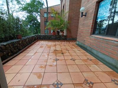 Apartamento de 3 alcobas en arriendo en Loma Del Escobero, Envigado, 100 m² · foto 3 de 13
