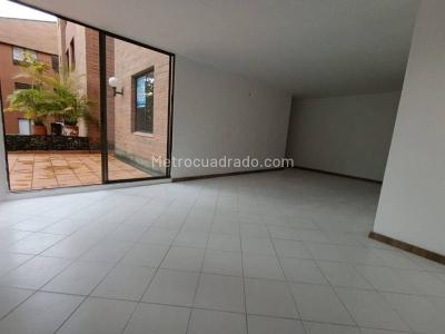 Apartamento de 3 alcobas en arriendo en Loma Del Escobero, Envigado, 100 m² · foto 4 de 13
