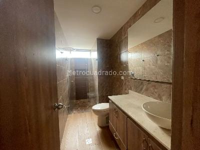 Apartamento de 3 alcobas en arriendo en Zuñiga, Envigado, 120 m² · foto 8 de 11