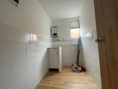 Apartamento de 3 alcobas en arriendo en Zuñiga, Envigado, 120 m² · foto 2 de 11