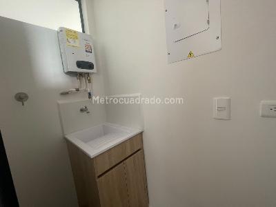 Apartamento en arriendo en Loma Del Escobero, Envigado · foto 4 de 14