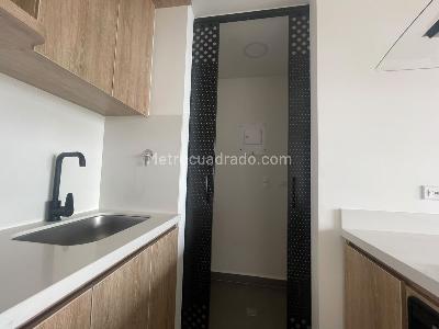 Apartamento en arriendo en Loma Del Escobero, Envigado · foto 7 de 14