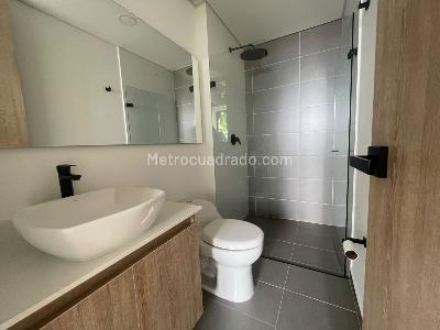 Apartamento en arriendo en Loma Del Escobero, Envigado · foto 10 de 14