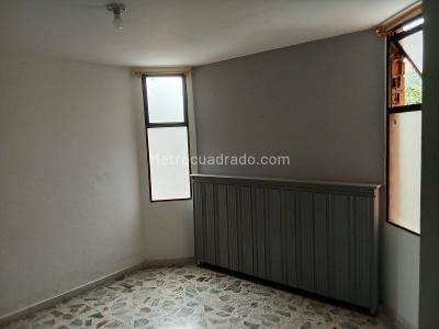 Apartamento de 3 alcobas en arriendo en La Salle, Envigado, 110 m² · foto 2 de 9