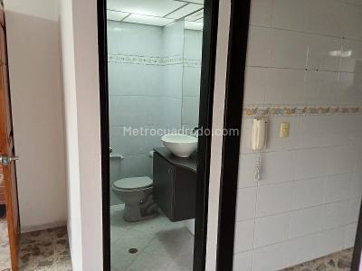 Apartamento de 3 alcobas en arriendo en La Salle, Envigado, 110 m² · foto 7 de 9