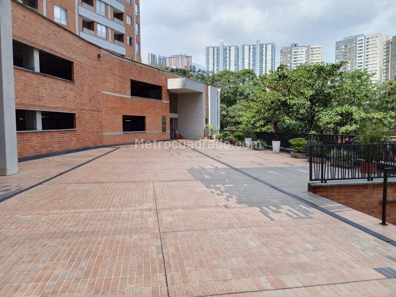 2BR Apartment with Views in Loma de San José, Sabaneta - 2