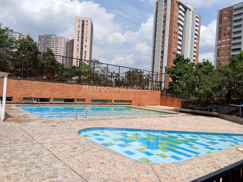 2BR Apartment with Views in Loma de San José, Sabaneta - 3