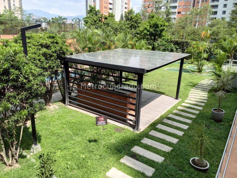 2BR Apartment with Views in Loma de San José, Sabaneta - 4