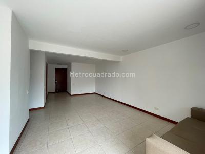 Apartamento de 3 alcobas en arriendo en Oviedo, Medellín, 135 m² · foto 4 de 18