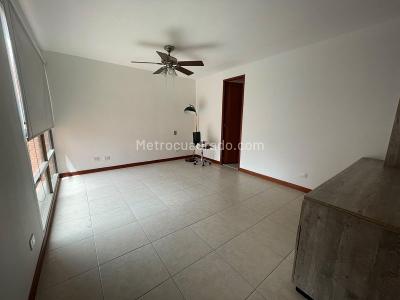 Apartamento de 3 alcobas en arriendo en Oviedo, Medellín, 135 m² · foto 6 de 18