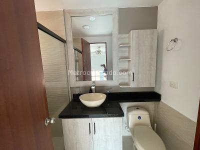 Apartamento de 3 alcobas en arriendo en Oviedo, Medellín, 135 m² · foto 9 de 18