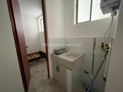 Apartamento de 3 alcobas en arriendo en Oviedo, Medellín, 135 m² · foto 12 de 18