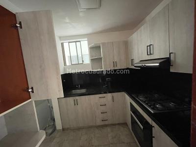 Apartamento de 3 alcobas en arriendo en Oviedo, Medellín, 135 m² · foto 16 de 18