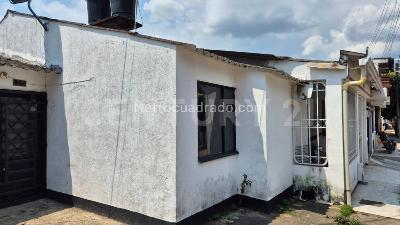Casa de 2 alcobas en venta en Ciudad Jardin (Sector Porfia), Villavicencio, 90 m² · foto 2 de 17