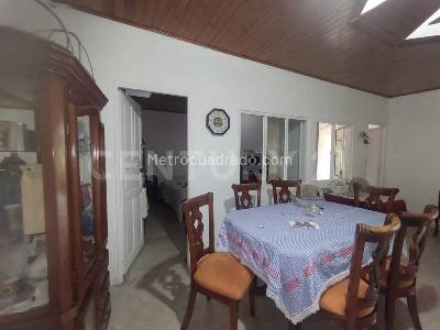 Casa de 5 alcobas en venta en La Salle, Villavicencio, 480 m² · foto 3 de 20