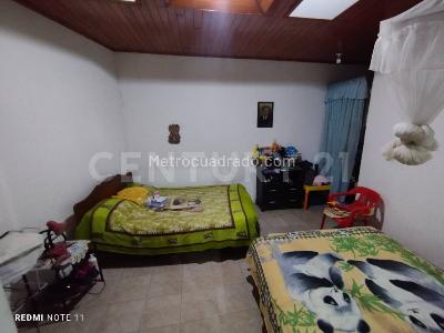Casa de 5 alcobas en venta en La Salle, Villavicencio, 480 m² · foto 12 de 20