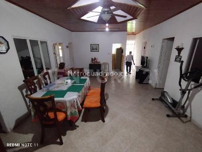 Casa de 5 alcobas en venta en La Salle, Villavicencio, 480 m² · foto 15 de 20