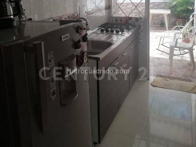 Casa de 2 alcobas en venta en Conjunto Cerrado Castilla, Villavicencio, 71 m² · foto 4 de 8