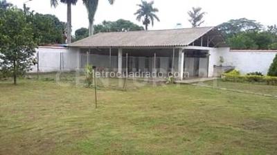 Casa de 3 alcobas en venta en El Cairo, Villavicencio, 844 m² · foto 13 de 16