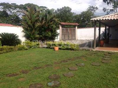 Casa de 3 alcobas en venta en El Cairo, Villavicencio, 844 m² · foto 15 de 16