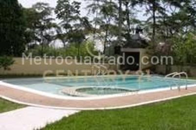 Casa de 4 alcobas en venta en Via Acacias, Villavicencio, 594 m² · foto 3 de 10