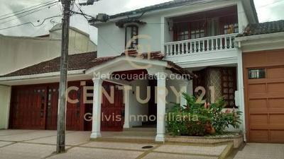 Casa de 3 alcobas en venta en Buque, Villavicencio, 288 m² · foto 2 de 9