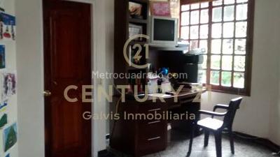 Casa de 3 alcobas en venta en Buque, Villavicencio, 288 m² · foto 3 de 9