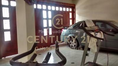 Casa de 3 alcobas en venta en Buque, Villavicencio, 288 m² · foto 4 de 9