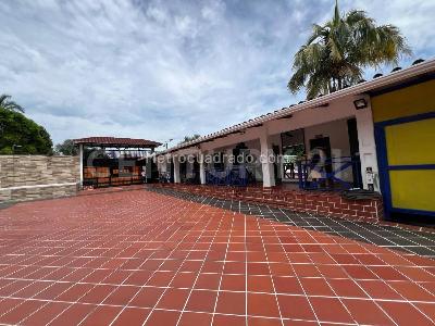 Casa de 5 alcobas en venta en Naturalia, Villavicencio, 1507 m² · foto 2 de 12