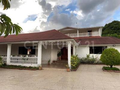 Casa de 5 alcobas en arriendo en Villav, Villavicencio · foto 2 de 20