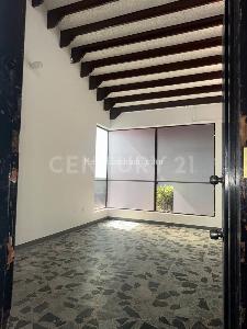 Casa de 5 alcobas en arriendo en Barzal, Villavicencio, 500 m² · foto 2 de 10