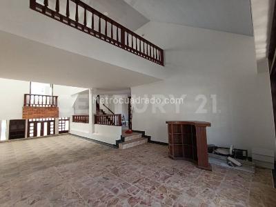 Casa de 5 alcobas en arriendo en Camoa, Villavicencio, 294 m² · foto 5 de 20