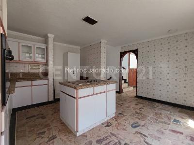 Casa de 5 alcobas en arriendo en Camoa, Villavicencio, 294 m² · foto 7 de 20